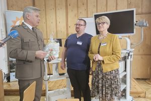 Zestaw nowoczesnych endoskopów wraz z torami wizyjnymi trafił do Szpitala Dziecięcego w Olsztynie