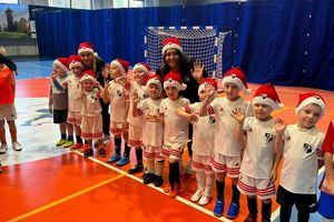 Najmłodsi Poloniści na Mikołajkowym turnieju Legia Soccer 