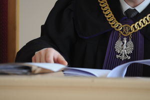 Sąd Apelacyjny w Białymstoku przełożył sprawę mężczyzny nieprawomocnie skazanego na dożywocie za porwanie i zabójstwo
