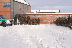 Licealiści z Kętrzyna uczestniczyli w specjalnym spotkaniu z funkcjonariuszami straży granicznej 