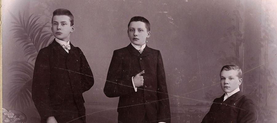 Rodzinne zdjęcie Omieczyńskich, które wykonał Aleksander Dorn
