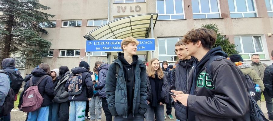 Uczniowie IV LO w Olsztynie jako piersi testowali grę "Olsztyńska Solidarność"