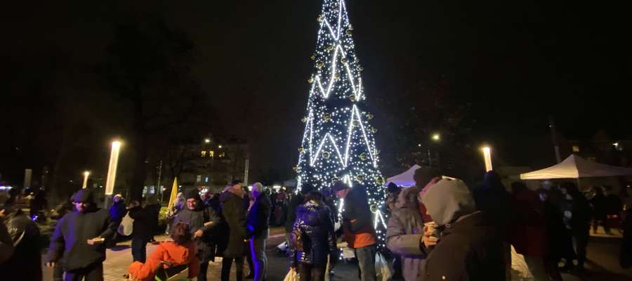 Nikt tego dnia nie był samotny i głodny. Każdy, kto przyszedł, dostał prowiant na wynos i słodki upominek