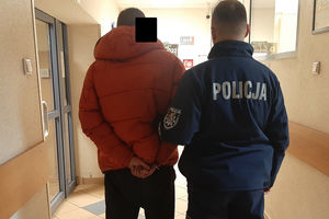 Nietrzeźwy kierowca zaproponował policjantom 10 tys. złotych