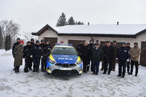 Górowscy policjanci z nowym radiowozem