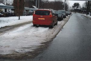 Braniewo: Niebezpieczne parkowanie na ulicy Stefczyka 
