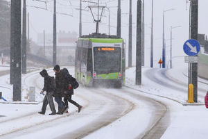 Zima wróciła do Olsztyna. Piękne widoki i paskudne warunki na drogach [ZDJĘCIA]