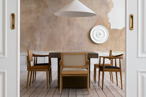 Jak łączyć włoskie krzesła do jadalni z innymi stylami wnętrzarskimi?