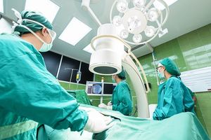 Rekordowa liczba transplantacji w Warszawskim Szpitalu Klinicznym. Wywiad
