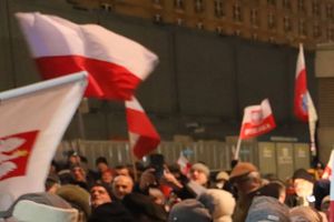 Sylwestrowa manifestacja przed siedzibą TVP w Warszawie