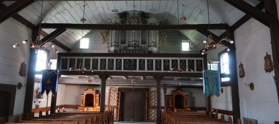 Wnętrze kościoła w Rumianie
