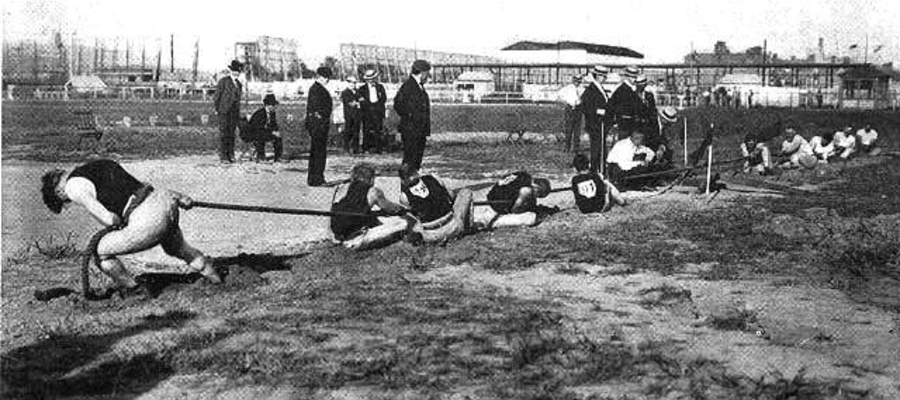 W 1904 roku podczas igrzysk olimpijskich w Saint Louis jedną z konkurencji było przeciąganie liny
