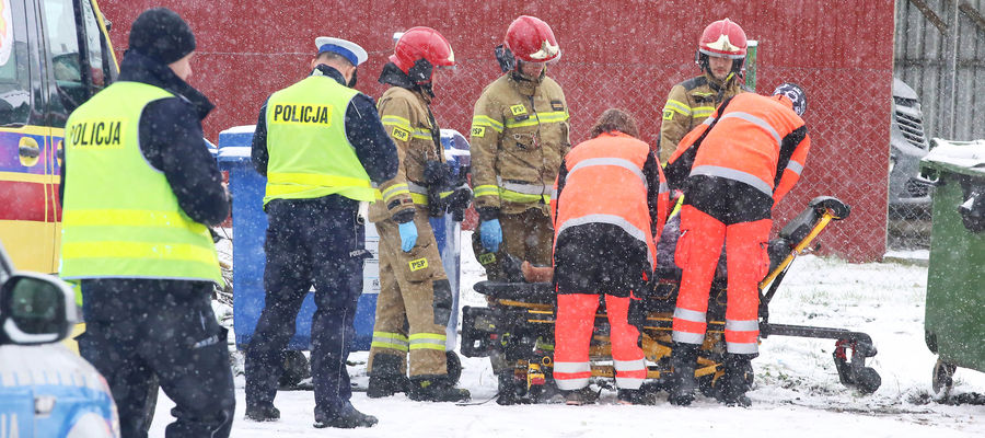 Wypadek w Pieczewie wywołał gorącą dyskusję  o to, kto jest większym zagrożeniem na drodze: młodzi czy seniorzy? 