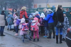 Ewakuacja szkoły pod Ełkiem. 168 uczniów i nauczycieli opuściło zagrożony teren