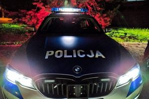 Mławscy policjanci eskortowali samochód z tracącym przytomność, 11-miesięcznym dzieckiem