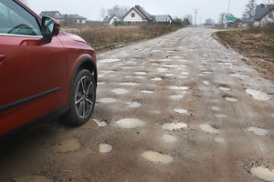 Błoto i dziury, że ręce opadają