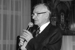 Do wieczności odszedł nowomieszczanin Romuald Koszewski, zasłużony pedagog i samorządowiec.