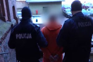 28-latek z Olsztyna zaatakował kobietę i próbował ukraść jej pieniądze. Najbliższe miesiące spędzi w areszcie 