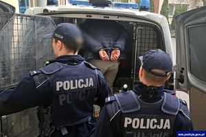 W Szczytnie wpadł "podrabiany" policjant. Swoją ofiarę oszukał na ponad 120 tys. zł