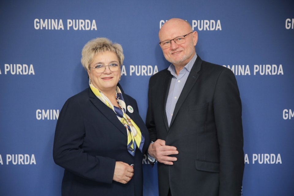 Teresa Anna Chrostowska (wójt Gminy Purda) i Ireneusz Nalazek (wiceminister sportu)