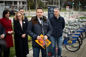 Trzaskowski: na Zielonym Ursynowie priorytetem są remonty ulic i doprowadzenie kanalizacji
