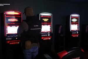 Celnicy zabezpieczyli nielegalne automaty do gier na terenie Elbląga i Pasłęka