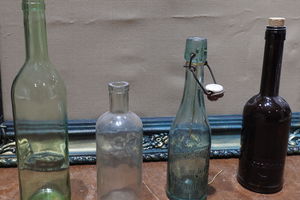Czar starych szklanych butelek w łąkorskim Muzeum Lokalnym