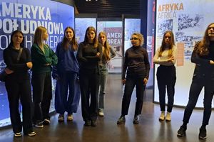 Licealiści z Norwida w Muzeum Emigracji i na spektaklu w Teatrze Muzycznym
