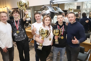 Dzieci olsztyńskich mistrzów fryzjerstwa z workiem medali
