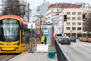 Zerwana trakcja, tramwaje nie jeżdżą Al. Jerozolimskimi