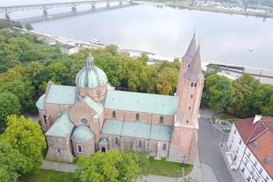 Rozpoczęły się prace konserwatorskie w katedrze w Płocku, jednej z najstarszych w Polsce
