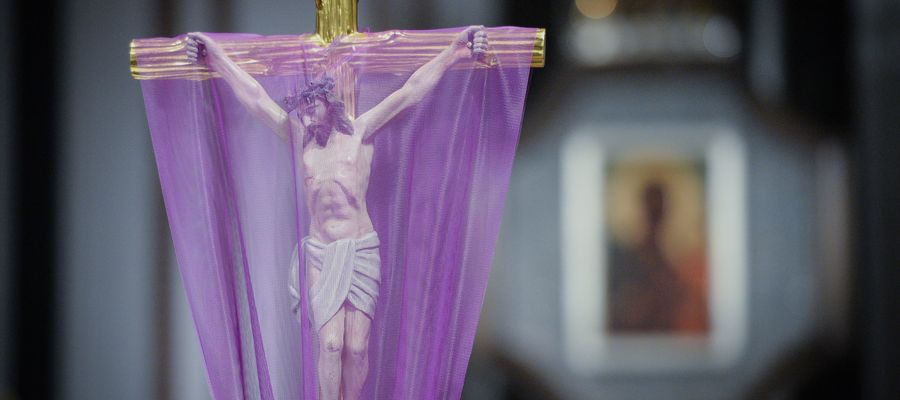 Wielki Piątek - Chrystus umiera na krzyżu