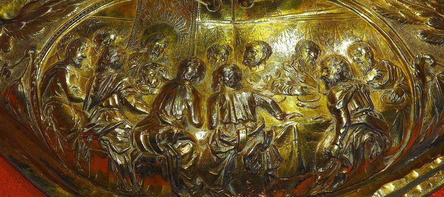 Wyjątkowy obraz Ostatniej Wieczerzy, który pochodzi z zabytkowej monstrancji z 1750 roku, wykonanej przez toruńskiego złotnika. Monstrancja przechowywana jest w nowomiejskiej parafii 