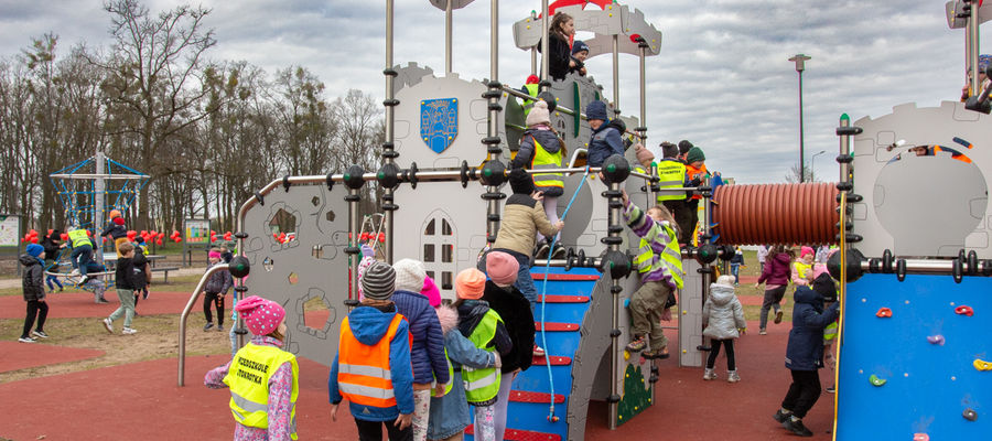 Dzieci już korzystają z placu zabaw w Bartoszycach