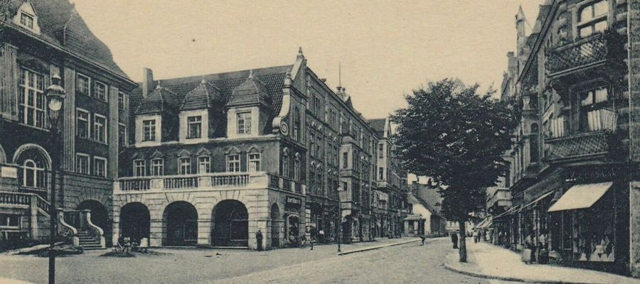 1920 , Ratusz i ulica Niepodległości (dawniej Kaiserstrasse).