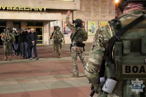 Do budynku radomskiego teatru wdarli się uzbrojeni napastnicy? Ćwiczenia służb