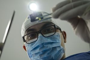 Pierwsze takie operacje dentystyczne na świecie przeprowadzają w Katowicach