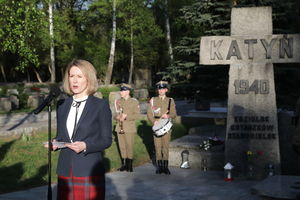 Na Powązkach premier Estonii i prezes IPN upamiętnili Zbrodnię Katyńską
