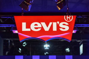 Likwidacja zakładu Levi Strauss: trwają poszukiwania inwestorów i pracodawców
