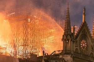 Pięć lat temu wybuchł pożar katedry Notre Dame