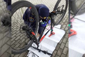 Funkcjonariusze straży miejskiej zapraszają olsztynian na oznakowanie rowerów. Ma to pomóc w przypadku kradzieży pojazdu 