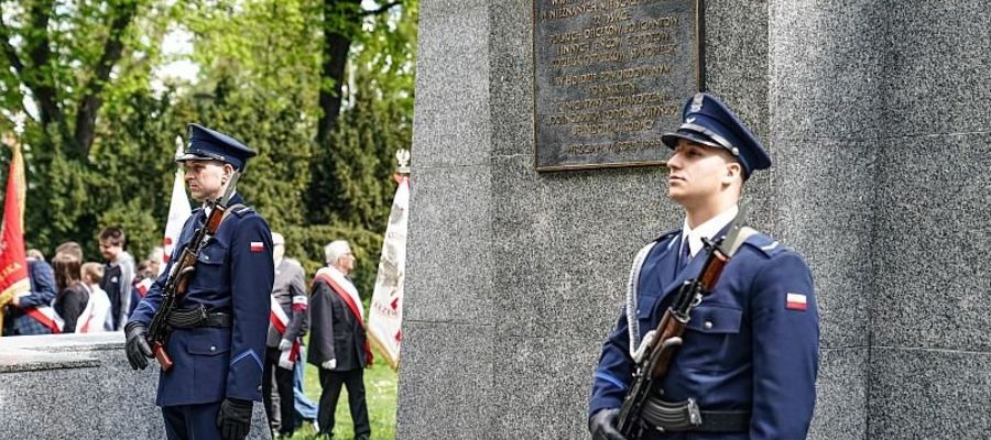 Dolnośląscy policjanci złożyli hołd pomordowanym funkcjonariuszom przez NKWD