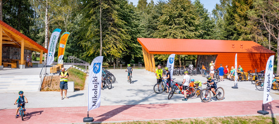 
Mazurska Pętla Rowerowa ma ponad trzysta kilometrów, na trasie jest  kilkanaście  miejsc obsługi rowerzystów. Pętla biegnie przez 12 gmin
