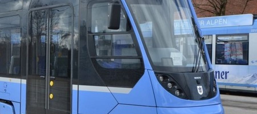 Na ul. Traugutta doszło do zderzenia tramwaju z samochodem