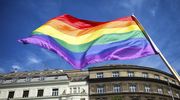 Para gejów molestowała adoptowanych synów. Została skazana na 100 lat więzienia