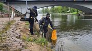 Sprzątali rzekę Pisę. Nie mogli uwierzyć w to, co tam znaleźli 