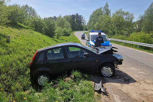 Za szybko i bez wyobraźni… Trzech kierowców straciło prawo jazdy, a na drogach powiatu doszło do czterech zdarzeń drogowych