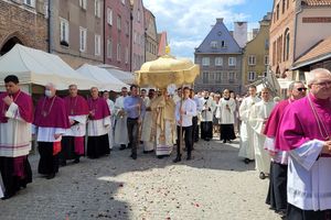 Boże Ciało w Olsztynie. Oglądaj na żywo
