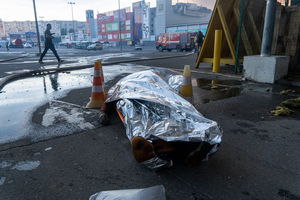 Pod gruzami hipermarketu strażacy znaleźli 12 ciał 