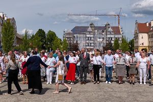Polonezem uczcili Święto Narodowe Konstytucji 3 Maja
